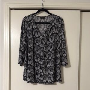 Lane Bryant Black and White Graphic 3/4 Sleeve Blouse